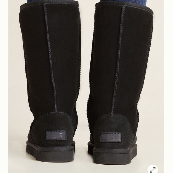 UGG Shoes - Ugg tall, size 9